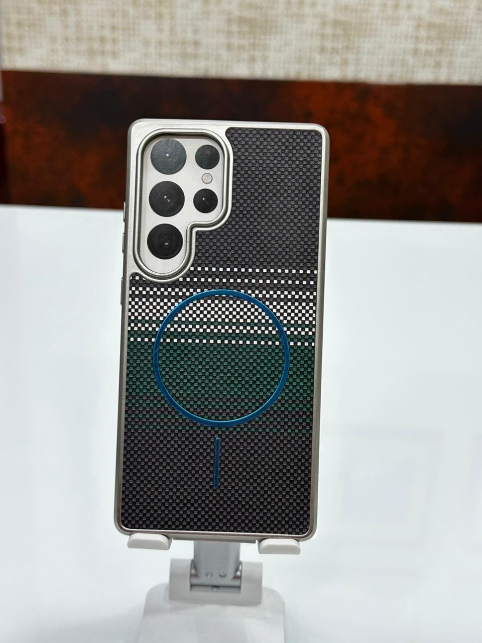 Samsung S25 Ultra – Premium Magnetic Carbon-Texture Back Cover