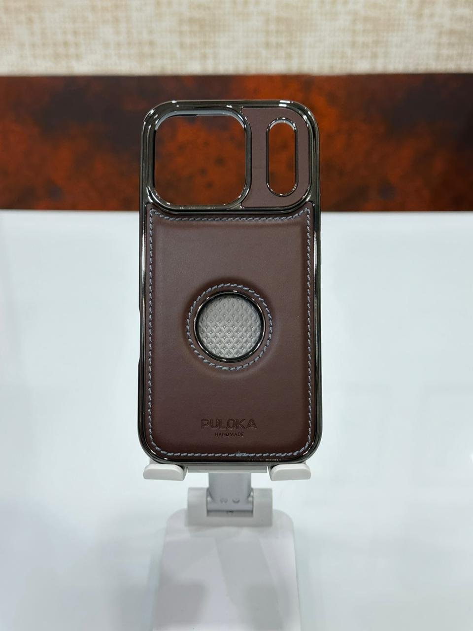 iPhone 17 Pro – Premium Leather magnetic back cover