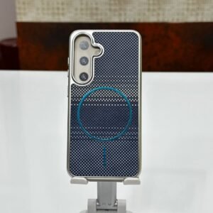 Samsung S25 - Premium Magnetic Carbon-Texture Back Cover